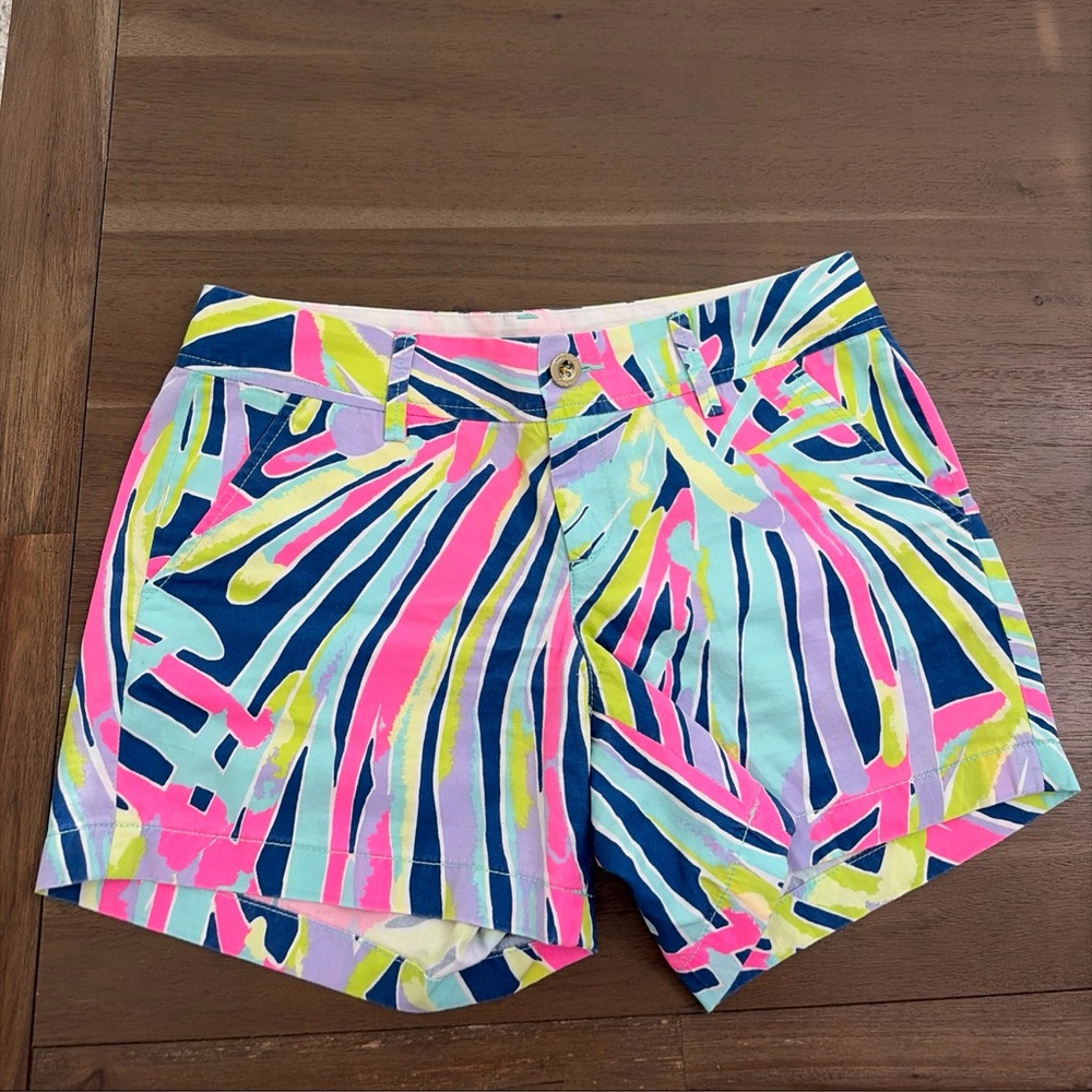 Vibrant Multi-Color Printed Women’s Shorts-Lilly Pulitzer-Callahan shorts-size 6